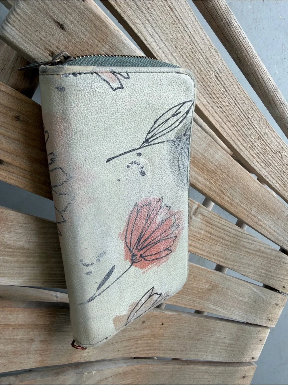 thirty-one Cream Floral Zip-Around Wallet with Pink Accents